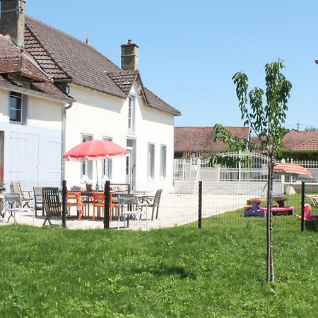 Вилла La Ferme De Mon Enfance Villechetif Экстерьер фото